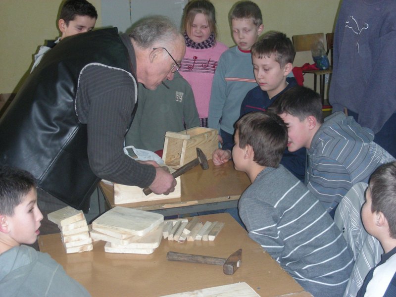 Pan Gienek udziela wskazowek